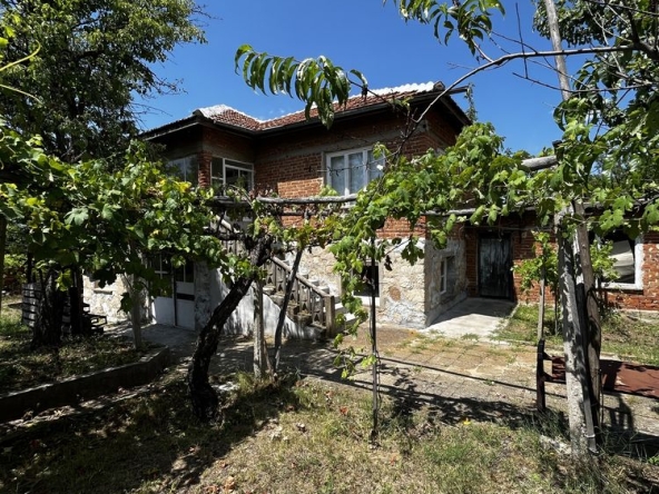 Къща в с. Овчарово, Област Хасково - 110 кв.м за 455 €/кв.м - Снимка #1