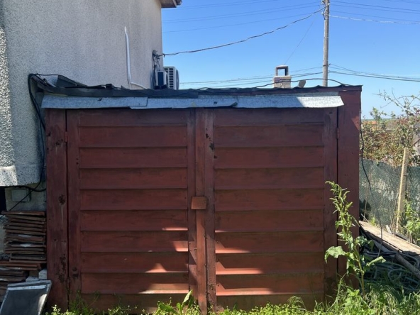 Гараж / Паркомясто в с. Черни връх, Област Бургас - 18 кв.м за 17 €/кв.м - Снимка #1