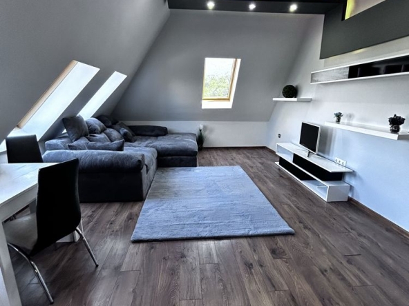 Дава се под наем Двустаен апартамент в София, Карпузица - 70 кв.м за 700 € - Снимка #1