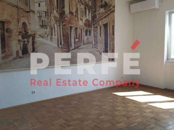 Двустаен апартамент в Бургас, Център - 70 кв.м за 2115 €/кв.м - Снимка #1