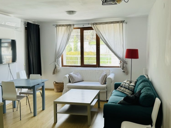 Дава се под наем Двустаен апартамент в Банско - 80 кв.м за 357 € - Снимка #1