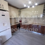 Тристаен апартамент в Пловдив, Коматевски възел - 101 кв.м за 1981 €/кв.м - Снимка #1