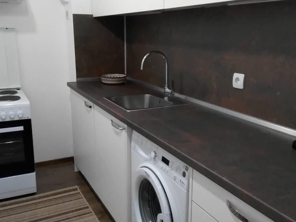 Дава се под наем Двустаен апартамент в Бургас, Зорница - 55 кв.м за 382.5 € - Снимка #1