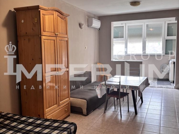 Дава се под наем Едностаен апартамент в Варна, Център - 40 кв.м за 331.5 € - Снимка #1