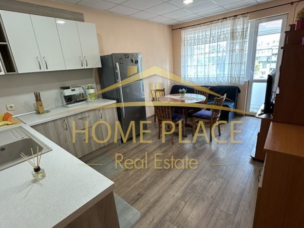 Дава се под наем Тристаен апартамент в Варна, Аспарухово - 70 кв.м за 561 € - Снимка #1