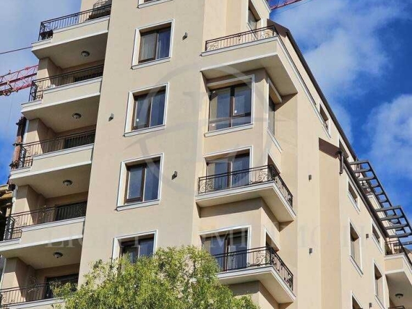 Тристаен апартамент в Пловдив, Център - 107 кв.м за 2430 €/кв.м - Снимка #1