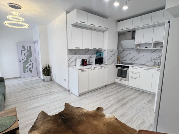Дава се под наем Двустаен апартамент в София, Левски В - 62 кв.м за 750 € - Снимка #1