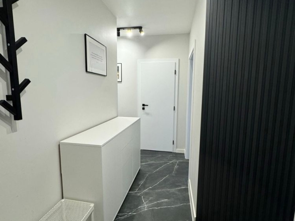 Дава се под наем Тристаен апартамент в Пловдив, Съдийски - 80 кв.м за 612 € - Снимка #1