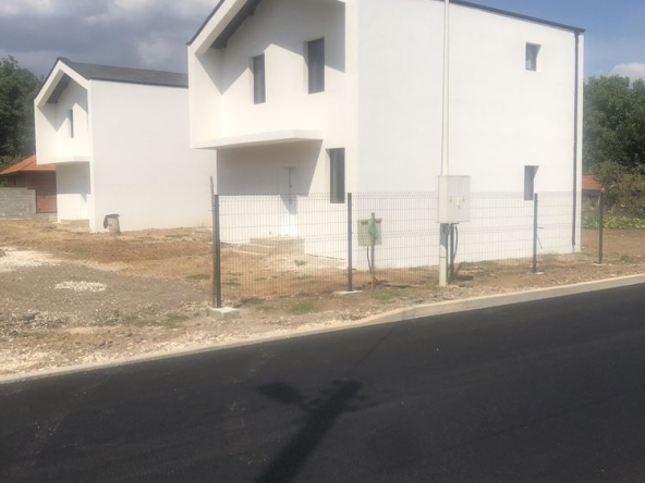 Къща в с. Добровница, Област Пазарджик - 138 кв.м за 718 €/кв.м - Снимка #1