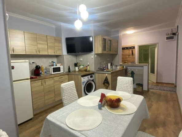 Четиристаен апартамент в Плевен, Дружба 1 - 90 кв.м за 1800 €/кв.м - Снимка #1