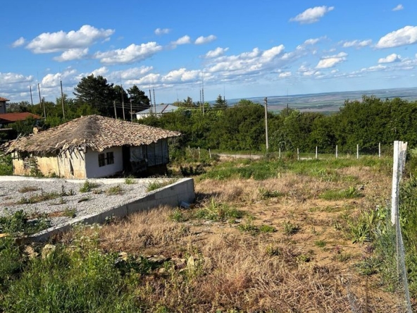 Къща в с. Момино, Област Търговище - 80 кв.м за 637 €/кв.м - Снимка #1