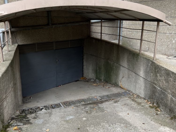 Гараж / Паркомясто в Русе, Център - 13 кв.м за 531 €/кв.м - Снимка #1