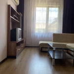 Дава се под наем Тристаен апартамент в Перник, Център - 70 кв.м за 357 € - Снимка #1