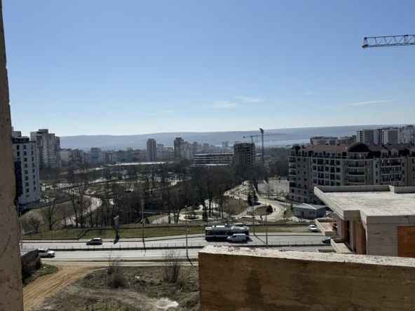 Тристаен апартамент в Варна, Чайка - 122 кв.м за 1611 €/кв.м - Снимка #1