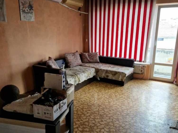 Дава се под наем Тристаен апартамент в Пловдив, Кючук Париж - 68 кв.м за 306 € - Снимка #1