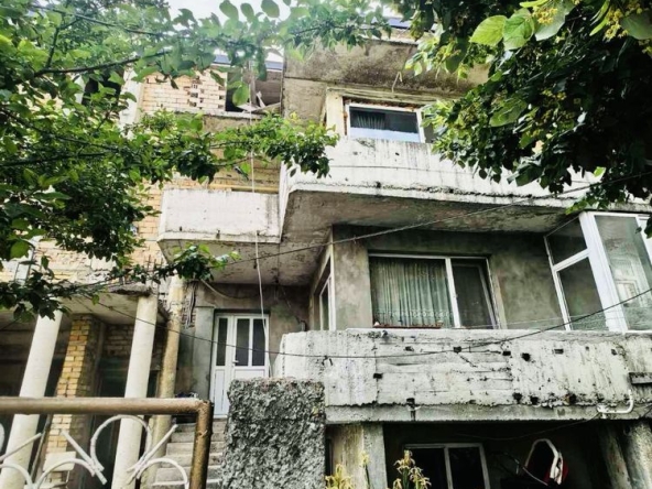 Къща в с. Тополи, Област Варна - 608 кв.м за 691 €/кв.м - Снимка #1