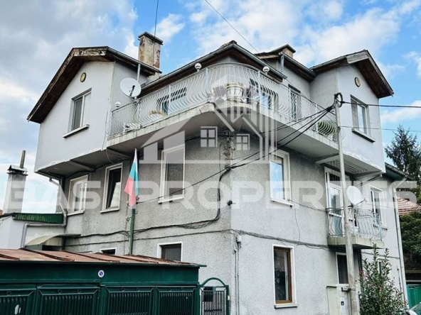 Етаж от къща в София, Орландовци - 144 кв.м за 1389 €/кв.м - Снимка #1