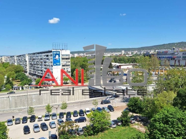 Четиристаен апартамент в Варна, Гранд Мол Варна - 93 кв.м за 1990 €/кв.м - Снимка #1