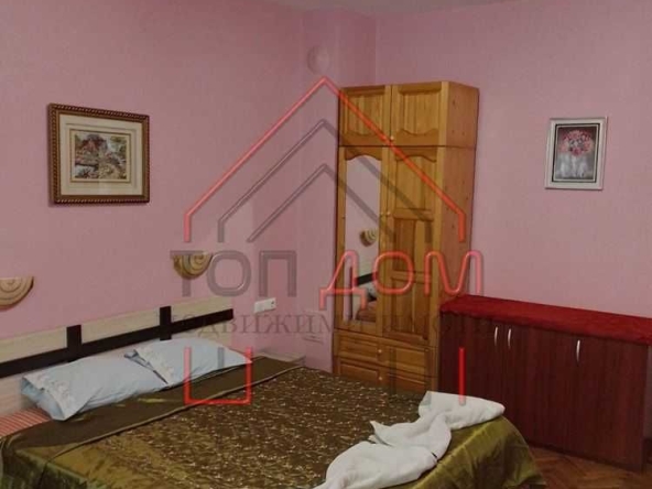 Дава се под наем Тристаен апартамент в Варна, Център - 85 кв.м за 714 € - Снимка #1