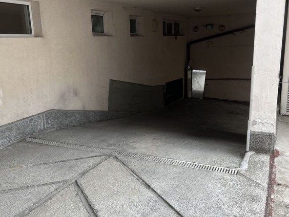 Дава се под наем Гараж / Паркомясто в София, Център - 18 кв.м за 76.5 € - Снимка #1