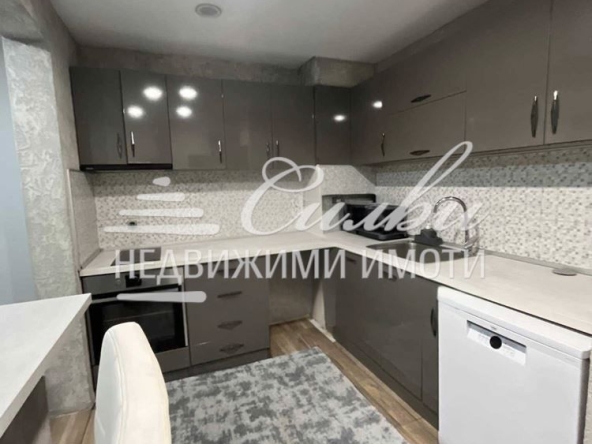 Двустаен апартамент в Шумен, Боян Българанов 2 - 65 кв.м за 1456 €/кв.м - Снимка #1