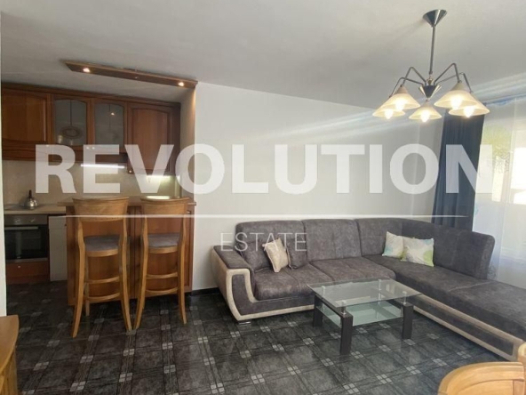 Дава се под наем Тристаен апартамент в Варна, Бриз - 90 кв.м за 750 € - Снимка #1