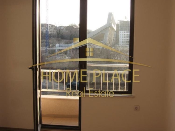 Дава се под наем Тристаен апартамент в Варна, Левски - 80 кв.м за 510 € - Снимка #1