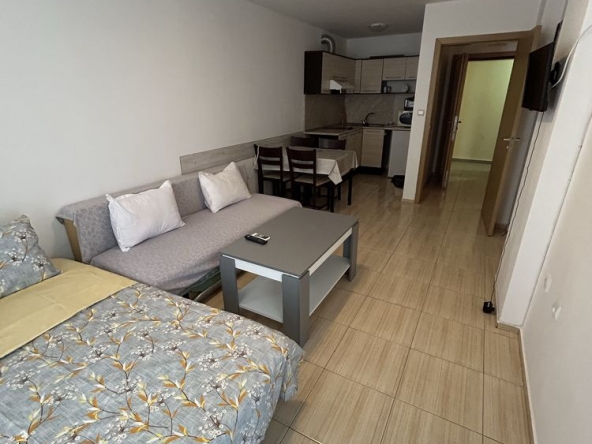 Дава се под наем Двустаен апартамент в Поморие - 50 кв.м за 40.8 € - Снимка #1