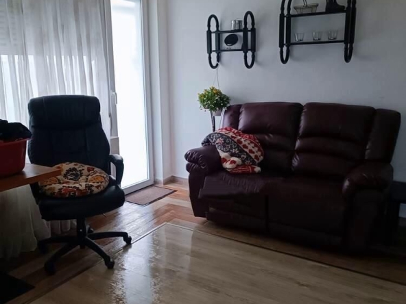 Дава се под наем Тристаен апартамент в София, Лозенец - 80 кв.м за 749 € - Снимка #1
