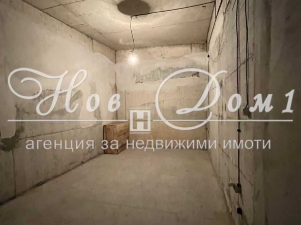 Гараж / Паркомясто в Варна, Гранд Мол Варна - 18 кв.м за 2028 €/кв.м - Снимка #1