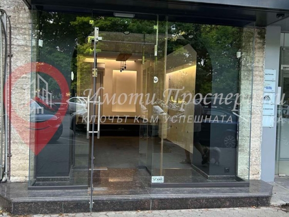 Дава се под наем Магазин в София, Център - 45 кв.м за 2000 € - Снимка #1