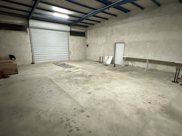 Дава се под наем Промишлена сграда в Сливен, Сини камъни - 110 кв.м за 408 € - Снимка #1