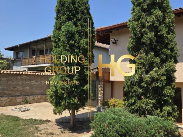 Къща в с. Звездица, Област Варна - 226 кв.м за 2102 €/кв.м - Снимка #1