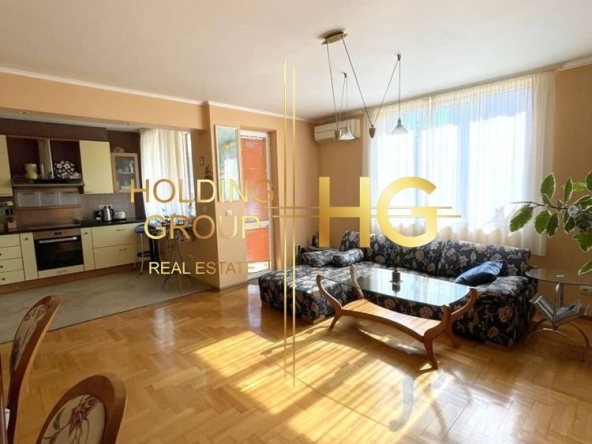 Тристаен апартамент в Варна, Бриз - 120 кв.м за 1959 €/кв.м - Снимка #1