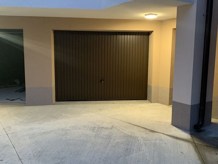 Гараж / Паркомясто в Бургас, Акациите - 25 кв.м за 1400 €/кв.м - Снимка #1