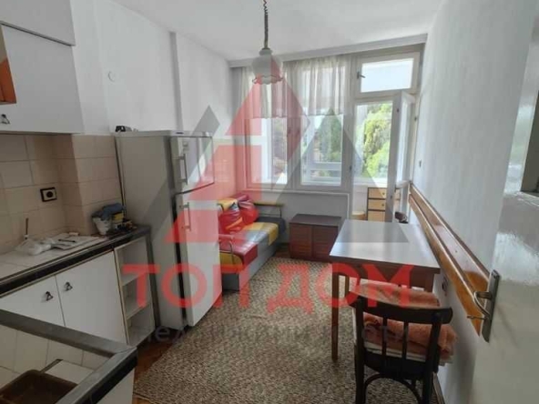 Дава се под наем Тристаен апартамент в Варна, Спортна зала - 80 кв.м за 357 € - Снимка #1