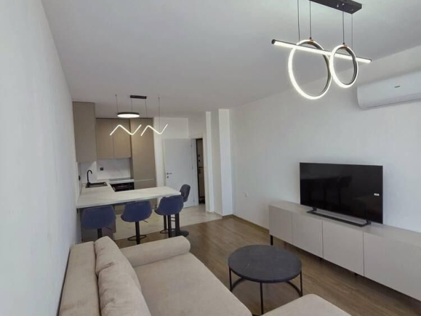 Дава се под наем Двустаен апартамент в Бургас, Крайморие - 65 кв.м за 714 € - Снимка #1