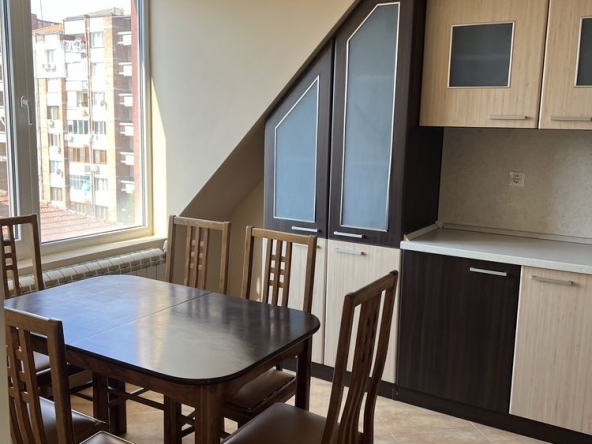 Дава се под наем Четиристаен апартамент в Велико Търново, Акация - 140 кв.м за 500 € - Снимка #1