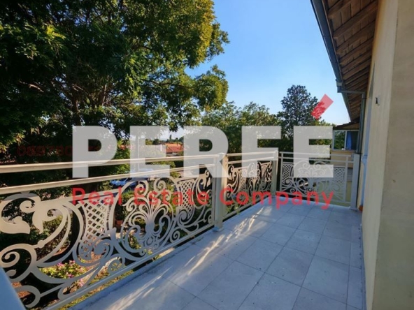 Двустаен апартамент в Бургас, Център - 67 кв.м за 911 €/кв.м - Снимка #1