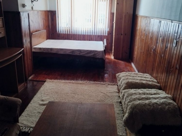 Дава се под наем Етаж от къща в Самоков - 60 кв.м за 178.5 € - Снимка #1