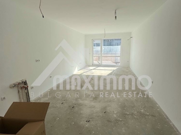 Двустаен апартамент в Варна, Кайсиева градина - 60 кв.м за 1434 €/кв.м - Снимка #1