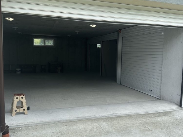 Дава се под наем Гараж / Паркомясто в Стара Загора, Три чучура - север - 35 кв.м за 95 € - Снимка #1