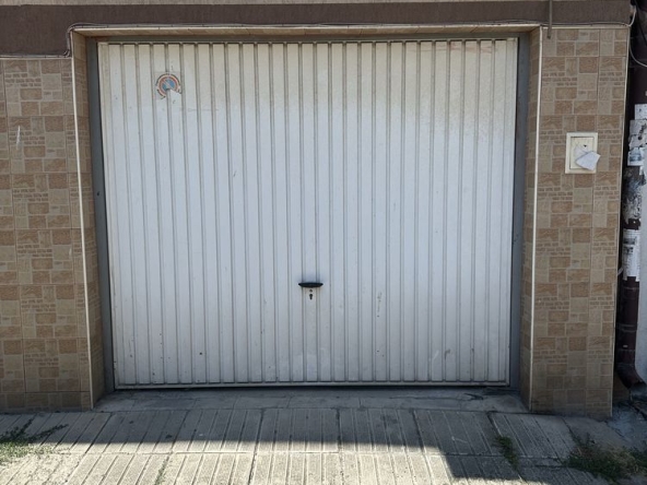 Дава се под наем Гараж / Паркомясто в Варна, Погреби - 15 кв.м за 127.5 € - Снимка #1