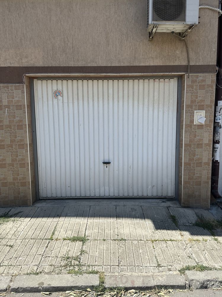 Дава се под наем Гараж / Паркомясто в Варна, Погреби - 15 кв.м за 127.5 € - Снимка #1