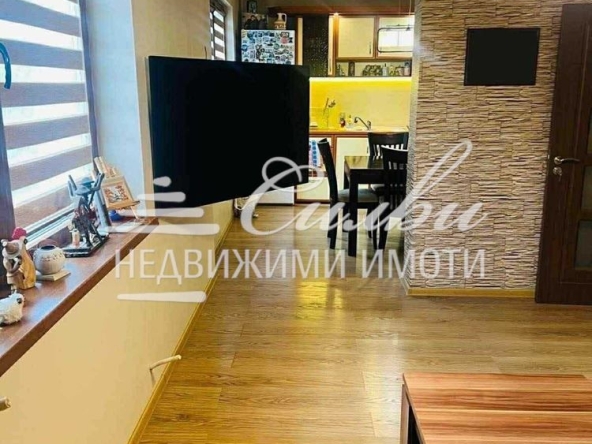 Къща в Шумен, Военно училище - 110 кв.м за 2133 €/кв.м - Снимка #1