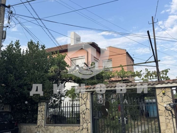 Етаж от къща в Казанлък - 139 кв.м за 771 €/кв.м - Снимка #1