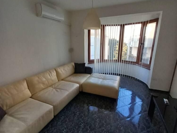 Дава се под наем Тристаен апартамент в Бургас, Възраждане - 80 кв.м за 408 € - Снимка #1