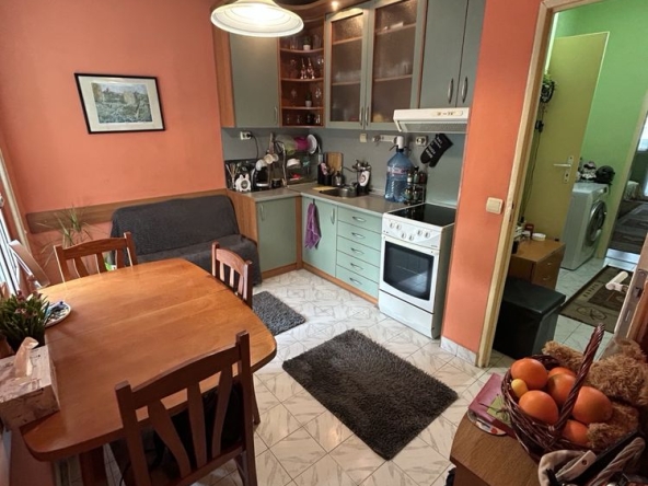 Дава се под наем Двустаен апартамент в Плевен, Широк център - 71 кв.м за 306 € - Снимка #1