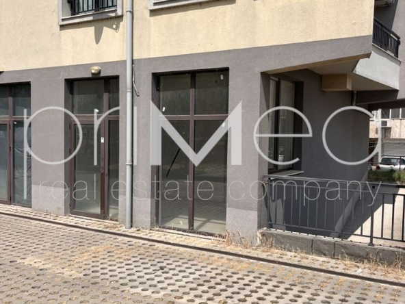 Магазин в Бургас, Изгрев - 24 кв.м за 1521 €/кв.м - Снимка #1