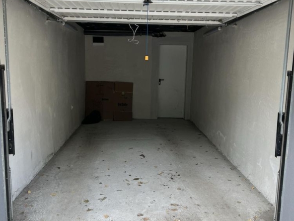 Дава се под наем Гараж / Паркомясто в София, Люлин 10 - 18 кв.м за 102 € - Снимка #1